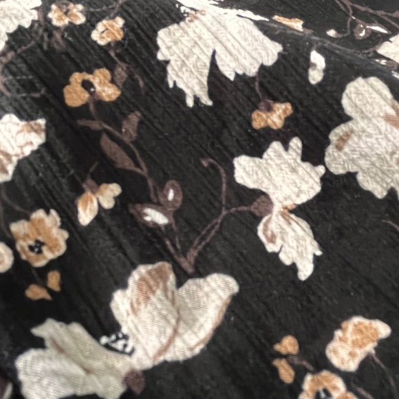 J JILL | Med | Crinkle Fabric | Floral - Picture 12 of 12